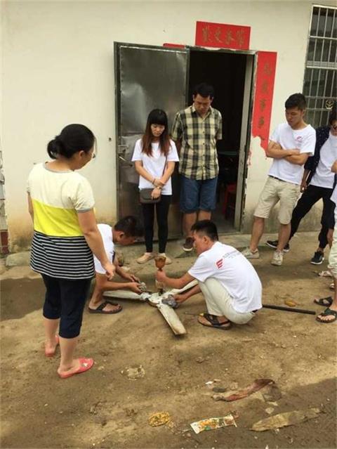 电气工程学院“三下乡”志愿服务小分队开展家电义务维修活动
