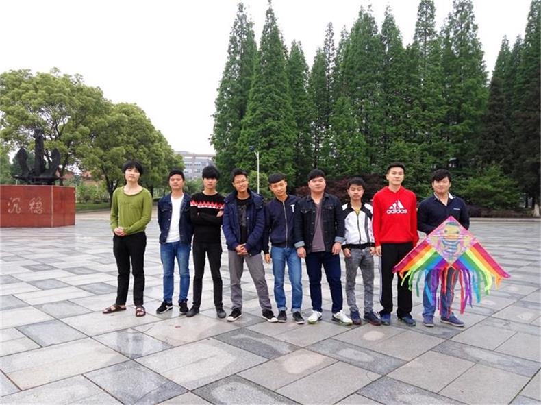 电气工程学院举办“筝舞蓝天，放飞梦想”风筝比赛