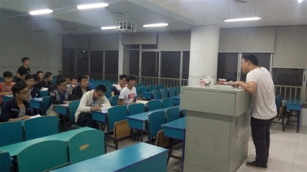 电气工程学院开展优秀毕业生交流活动