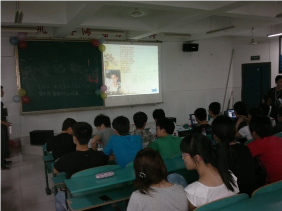 电气工程学院电气1102参加学院组织我爱记歌词活动