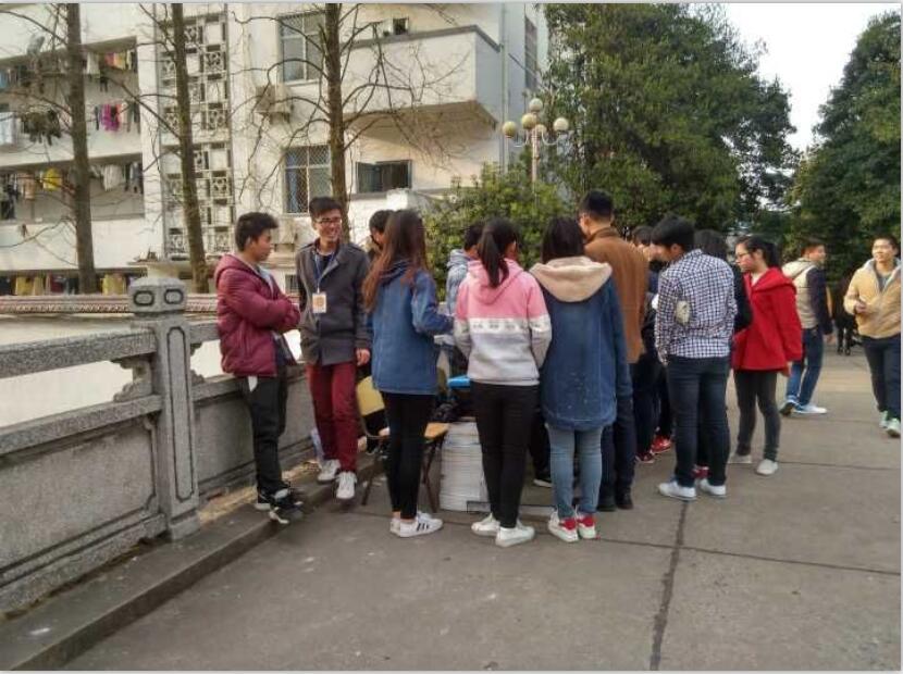 气工程学院开展“爱心传递，知识共享”图书捐赠活动